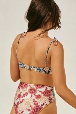 Promo ???? Agua Bendita Donna Underwire ???? Bikini Top RED MOTIF ???? 2 Promo ???? Agua Bendita Donna Underwire ???? Bikini Top RED MOTIF ???? -Sweaty Betty Shop unnamed file 1119