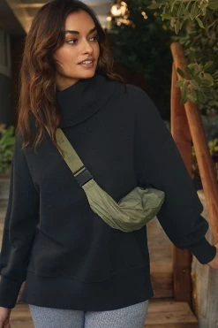 Flash Sale ???? Varley Milton Turtleneck Sweatshirt BLACK ⭐ -Sweaty Betty Shop unnamed file 149
