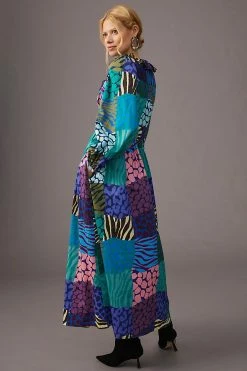 Outlet ???? Geisha Designs Long-Sleeve Printed Maxi ???? Dress BLUE MOTIF ⭐ -Sweaty Betty Shop unnamed file 1517