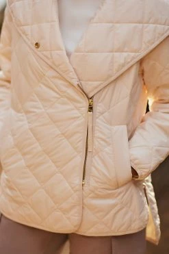 Coupon ⭐ Varley Foster Quilt Jacket IVORY ???? 2 Coupon ⭐ Varley Foster Quilt Jacket IVORY ???? -Sweaty Betty Shop unnamed file 176