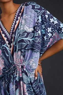 Best Sale ???? Bl-nk V-Neck Kaftan BLUE MOTIF ???? 4 Best Sale ???? Bl-nk V-Neck Kaftan BLUE MOTIF ???? -Sweaty Betty Shop unnamed file 1845
