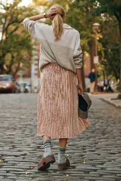 Wholesale ???? Beyond Yoga Uptown Velvet ???? Skirt GOLD ???? -Sweaty Betty Shop unnamed file 2