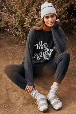 Best Sale ✔️ Spiritual Gangster Guide The Way Relaxed Savasana Sweater CARBON ????