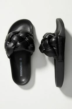 Brand new ???? Bernardo Rylee Puffy Slides BLACK ????