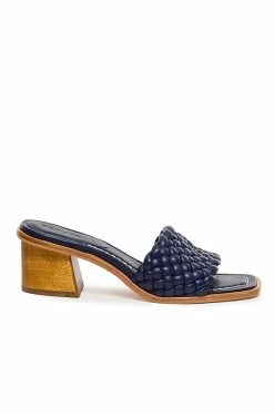 Best Pirce ???? Bernardo Bethesda ???? Heels NAVY ✨