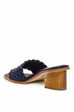 Best Pirce ???? Bernardo Bethesda ???? Heels NAVY ✨ -Sweaty Betty Shop unnamed file 2695