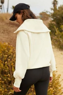 Coupon ✨ Varley Vine Gift Set Box ASSORTED ???? 2 Coupon ✨ Varley Vine Gift Set Box ASSORTED ???? -Sweaty Betty Shop unnamed file 284