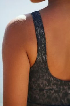 Budget ❤️ Varley Let's Go Walker Sports Bra DARK GREY ???? 3 Budget ❤️ Varley Let's Go Walker Sports Bra DARK GREY ???? -Sweaty Betty Shop unnamed file 3249