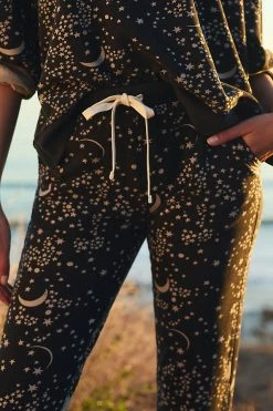 Budget ???? Electric & Rose Icon Joggers BLACK MOTIF ???? -Sweaty Betty Shop unnamed file 357