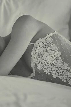 Outlet ???? Flora Nikrooz Showstopper Chemise IVORY ???? -Sweaty Betty Shop unnamed file 3716