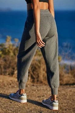 Discount ✨ Varley Ascot Sweatpants CHARCOAL MARL ???? 2 Discount ✨ Varley Ascot Sweatpants CHARCOAL MARL ???? -Sweaty Betty Shop unnamed file 465