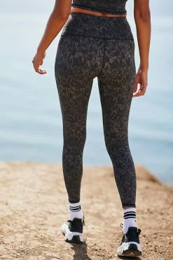Budget ???? Varley Let's Go High-Rise Leggings DARK GREY ???? -Sweaty Betty Shop unnamed file 477