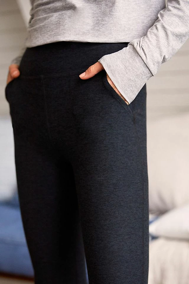 Beyond Yoga All-Day Flare Pants Budget ???? Beyond Yoga All-Day Flare Pants DARKEST NIGHT ✔️ -Sweaty Betty Shop unnamed file 531